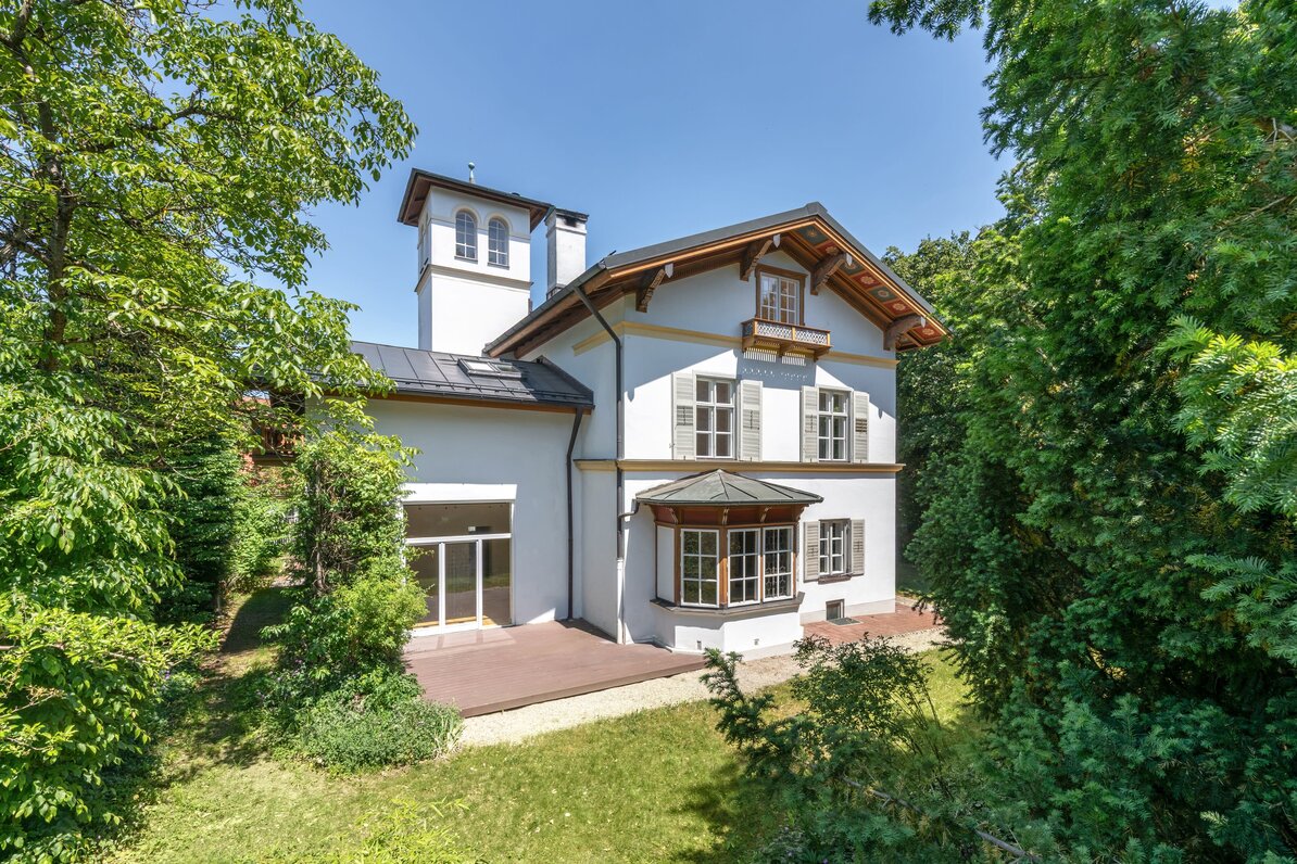 Historic Villa in an Old Building