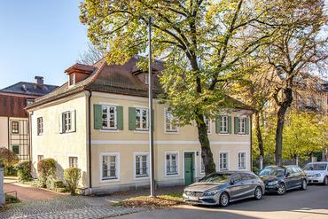 Historische Rarität von 1740 in Toplage am Schlosskanal