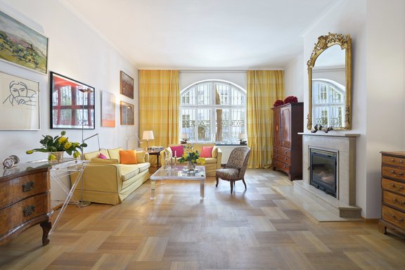 Living room with fireplace