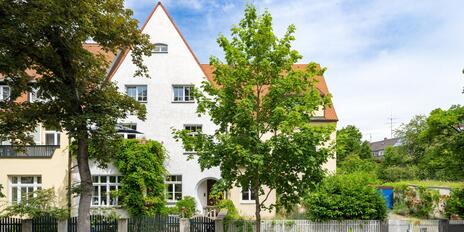 Historische Stadtvilla von 1902 mit großem Raumangebot, viel Charme und Gartenidyll