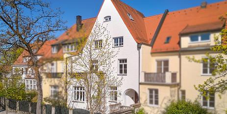 A historic city villa built in 1902, offering plenty of space, lots of charm, and an idyllic garden