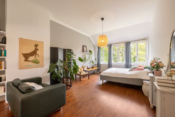 Masterbedroom mit Gartenblick