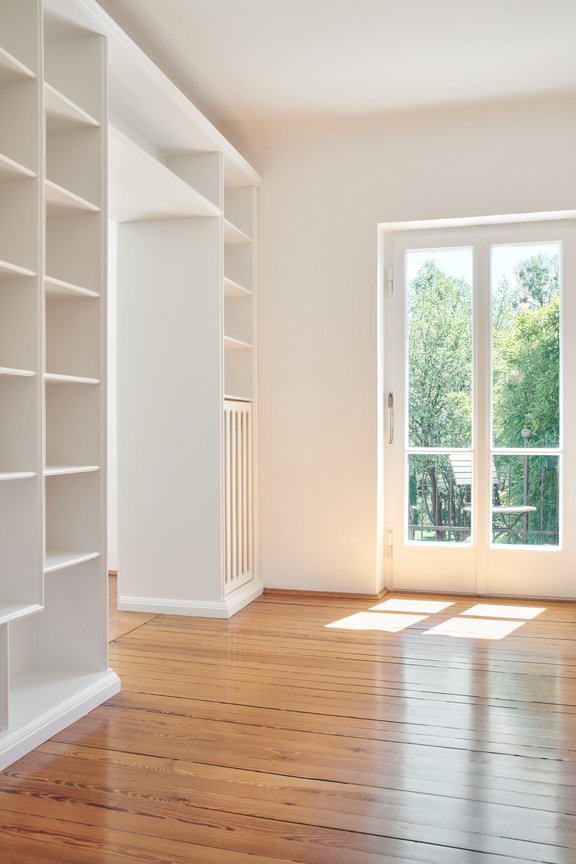 Bibliothek mit Gartenzugang