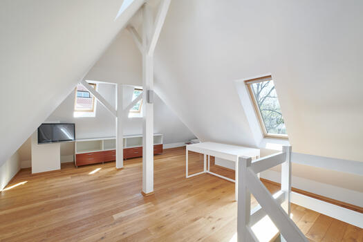 Vielseitiges Dachstudio