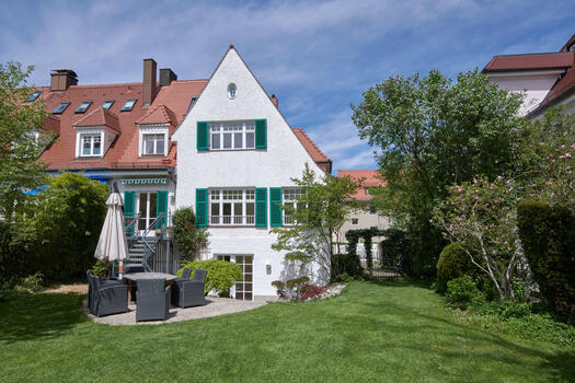 Charmante Rückfront nach Süden
