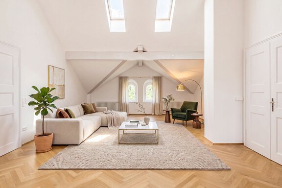 Attic studio (virtually furnished)