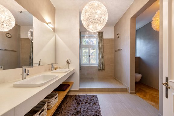 Insgesamt zwei Bäder