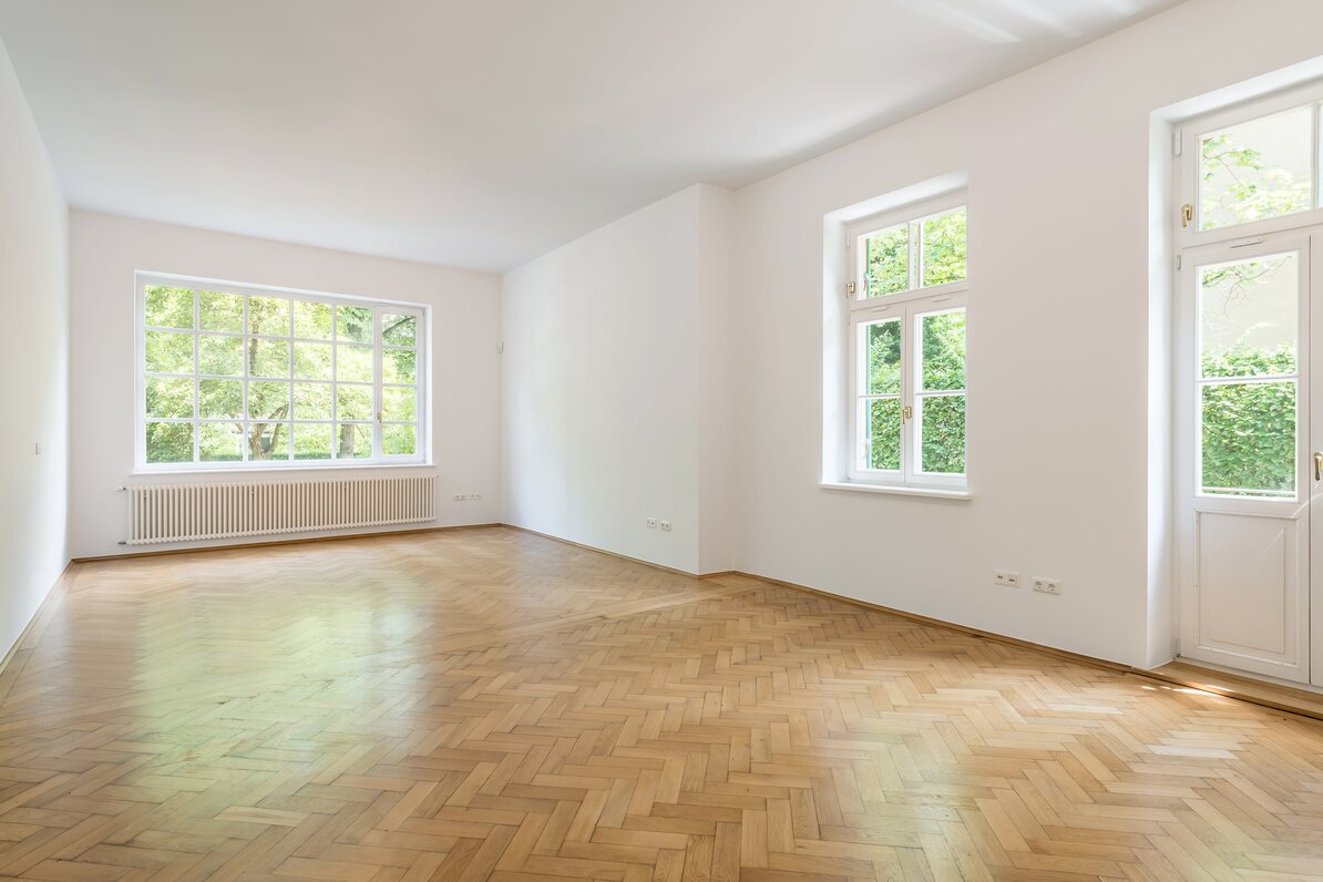 Wohnzimmer mit Atelierfenster