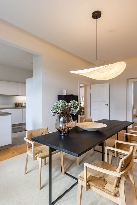 Seamless Transitions Between Rooms