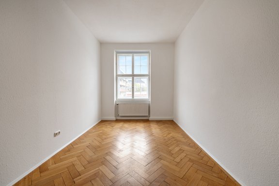 Bedroom with floor space