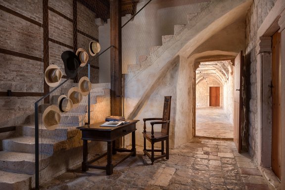 Perspektiven im Flur