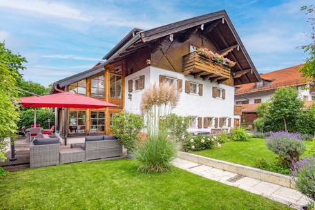 Charmantes Bauernhaus mit separatem Praxisbereich und Option zur Gestaltung als großzügiges Zuhause