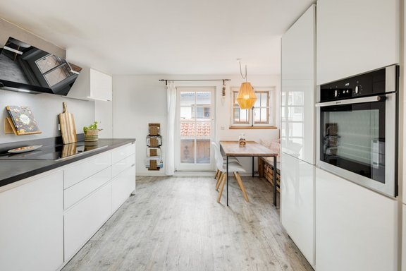 Wohnküche mit Balkon