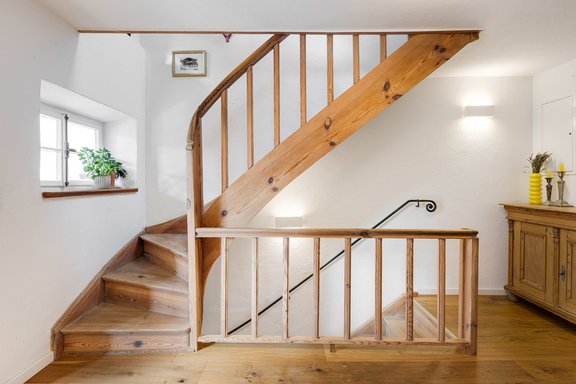 Eichen- und Kiefernholz