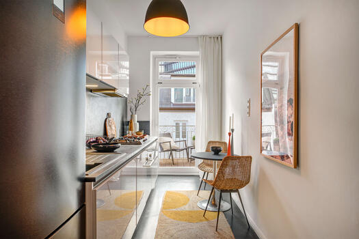 Well-maintained kitchen from 2020