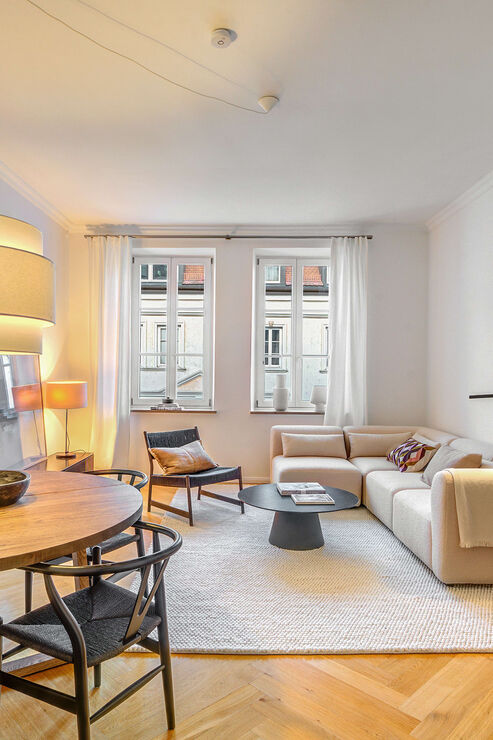 In Toplage nahe dem Gärtnerplatz entfaltet diese Wohnung charmantes Altbau-Flair