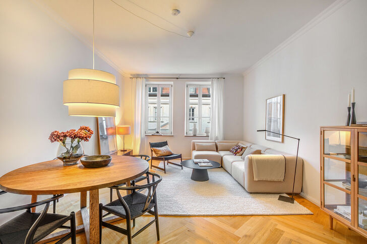 In Toplage nahe dem Gärtnerplatz entfaltet diese Wohnung charmantes Altbau-Flair