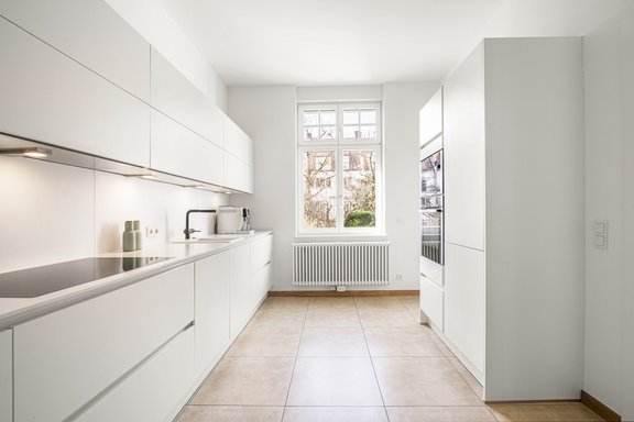 Einbauküche mit hochwertigen Geräten (zur Ablöse)