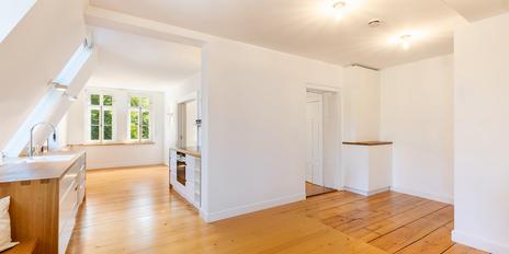 Historisches Juwel am Schlosskanal: Bezauberndes 2-Zimmer-Hideaway mit Traumblicken