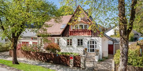 Historisches Juwel von 1913 an der Blutenburg mit Pool und Atelierhaus