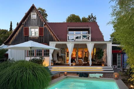 Historisches Juwel von 1913 an der Blutenburg mit Pool und Atelierhaus