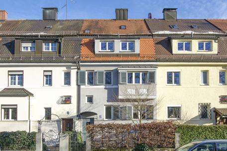 Historisches Stadthaus in denkmalgeschütztem Ensemble am Agricolaplatz