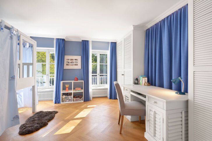 Zweites Kinderzimmer mit Gartenblick