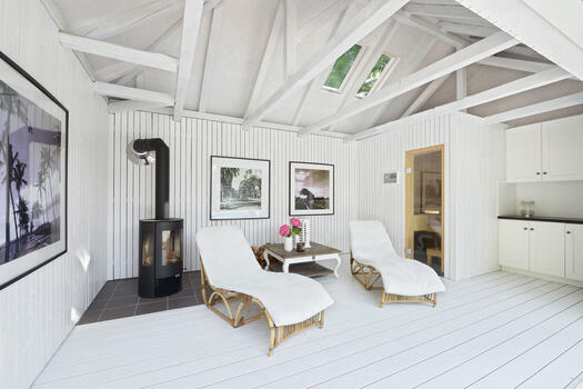 Poolhaus mit Sauna und Kaminofen