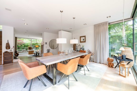 Essbereich mit Gartenblick