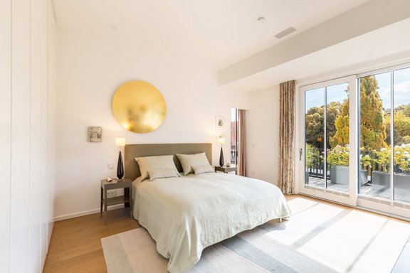 Schlafzimmer mit Ostterrasse