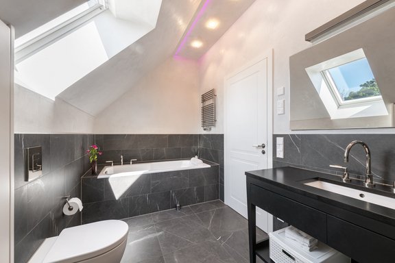 Bathroom with a relaxing ambience