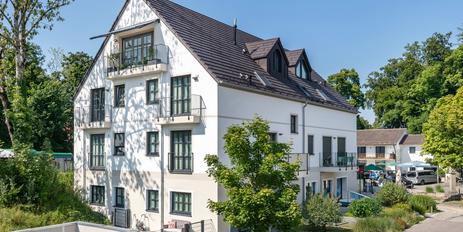 Hochklassige 3-Zimmer-Wohnung von 2021 mit luftigem Penthouse-Ambiente in Laufnähe zum See