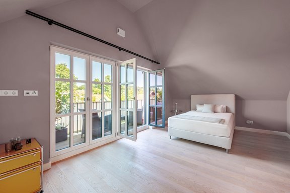 Spacious master bedroom