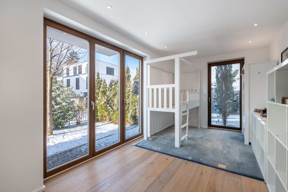 Zwei gleichwertige Kinderzimmer