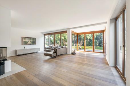 High-class 4-room garden apartment with separate hobby area