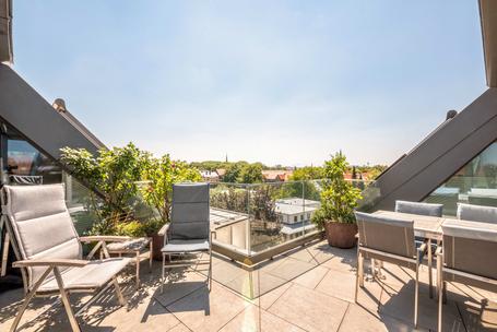 Hochklassige 5-Zimmer-Maisonette mit Dachterrassen und Alpenblick