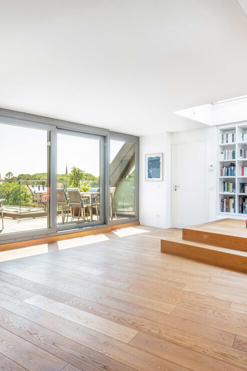 Leseecke mit Bücherregalen