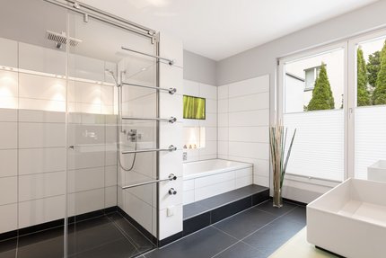 Zeitlos und modern gestaltete Bäder