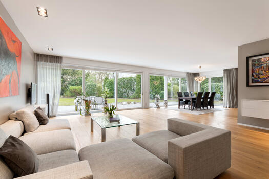 Living area with access to the south-facing garden