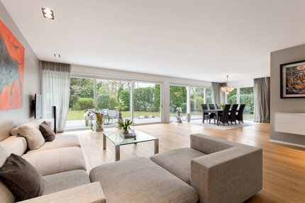 Wohnbereich mit Zugang zum Südgarten