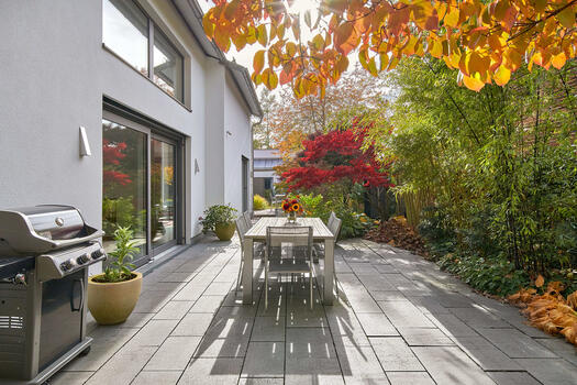 West-facing barbecue terrace
