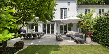 Hochklassiges Design-Stadthaus mit großzügigem Raumangebot und traumhaftem Südgarten