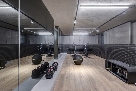 Großzügiger Fitnessraum