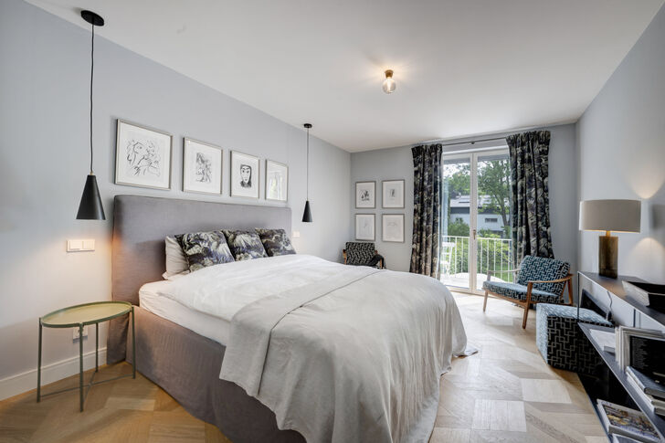 Schlafzimmer mit Balkon