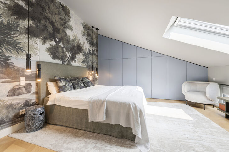 Masterbedroom mit bis zu 3,10 m hohen Decken