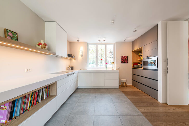 Küche mit Schreinereinbauten