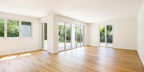 Hochklassiges, modernes 4-Zimmer-Domizil mit privatem Garten-Paradies und wohnlichem Hobbybereich