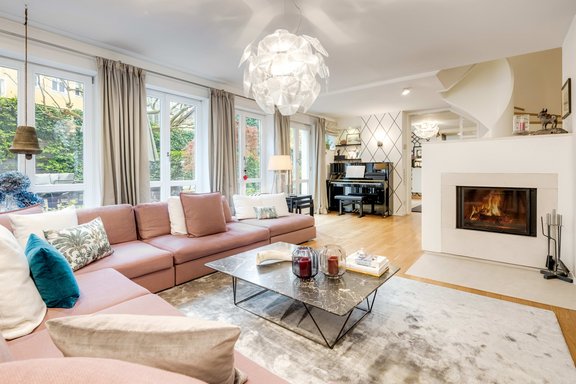 Wohnbereich mit Kamin