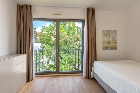 Schlafzimmer zum Innenhof