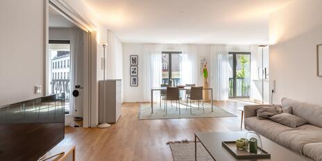 Hochwertig ausgestattete 4-Zimmer-Wohnung mit Süd-West-Loggia im Komponistenviertel